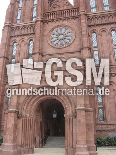 058 Eingang Smithsonian Castle.JPG